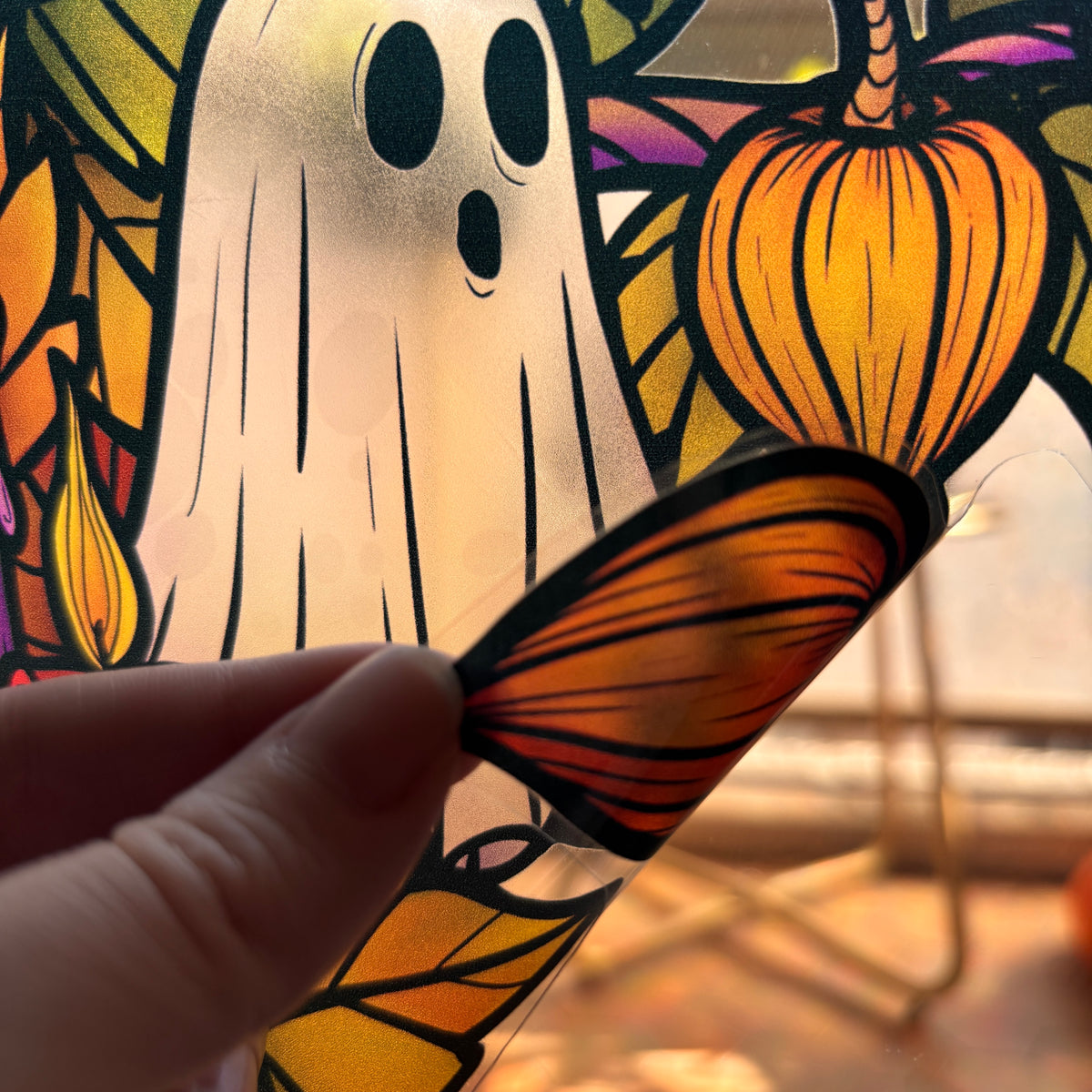 Fantômes de l’automne. Stickers fenêtre vitrail. Décoration repositionnable à découper