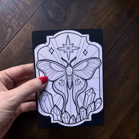 Carte postale à colorier. Papillon de nuit gothique. Illustration gothique à personnaliser. Format A6