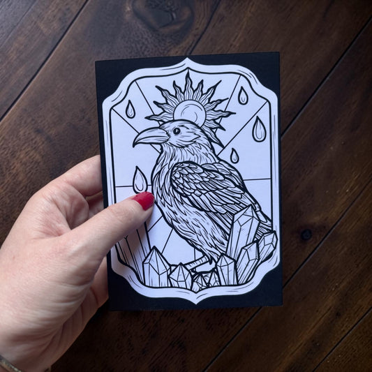 Carte postale à colorier. Corbeau gothique. Illustration gothique à personnaliser. Format A6