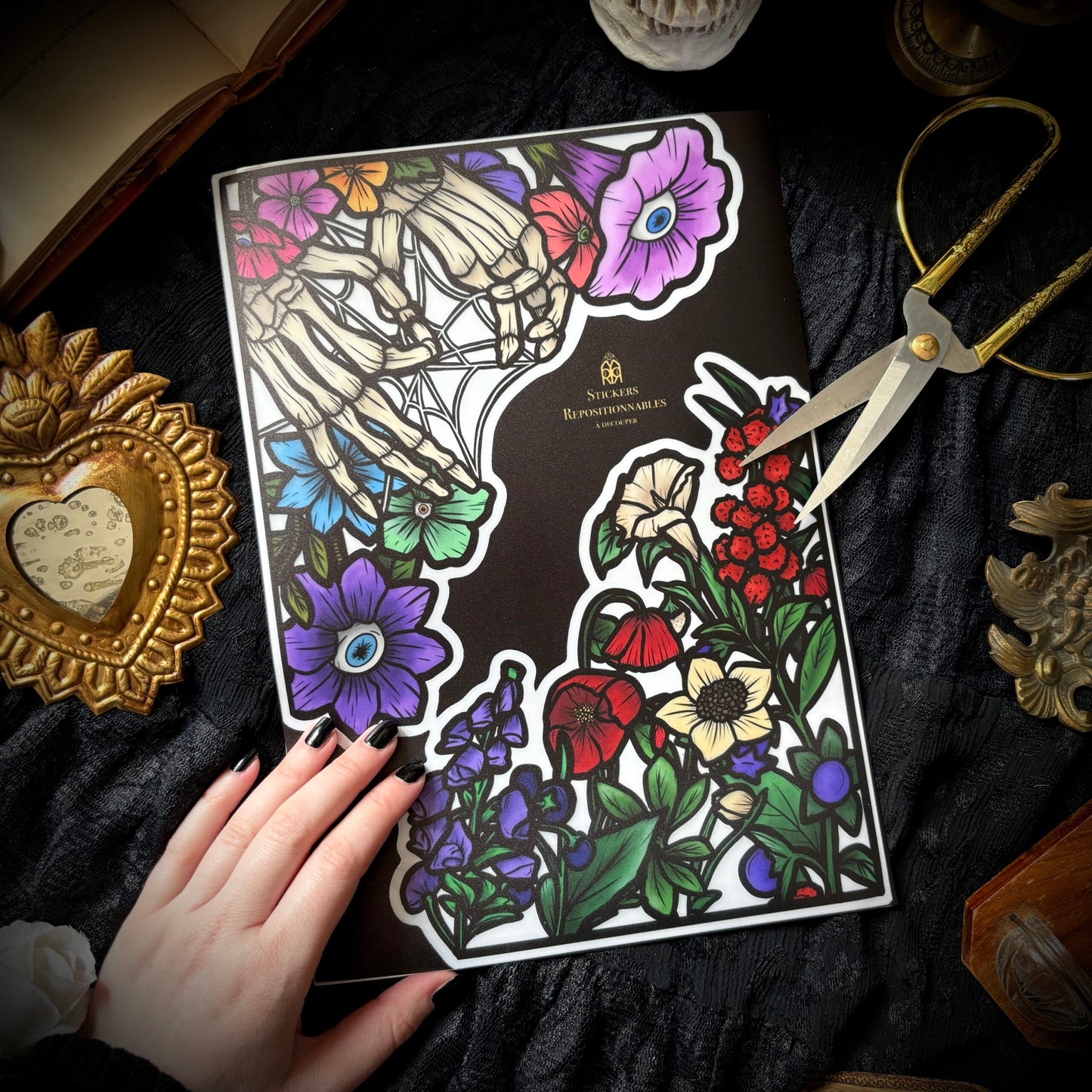 Fleurs mortelles. Stickers repositionnables. A4 à découper