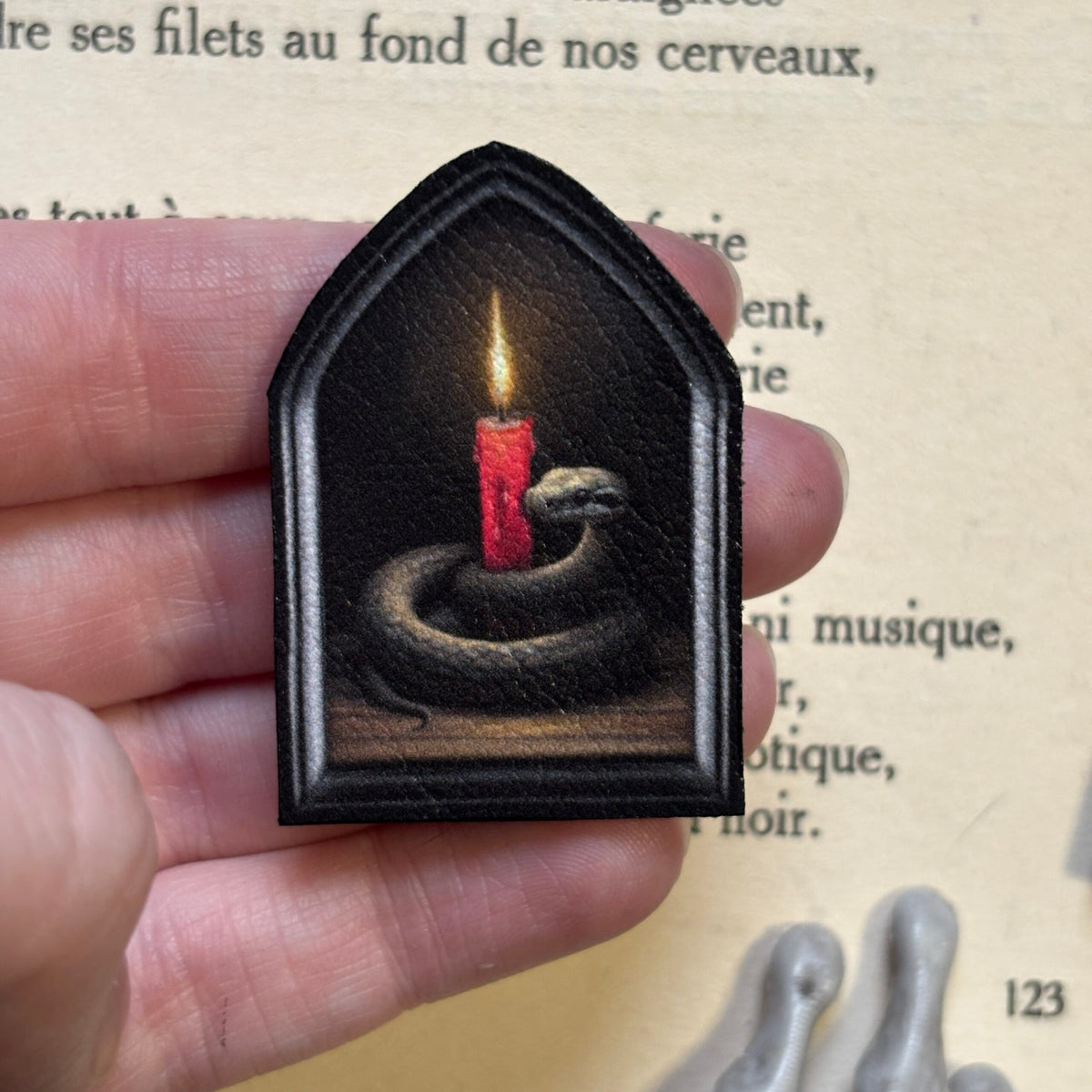 Magnet. Bougie Venimeuse