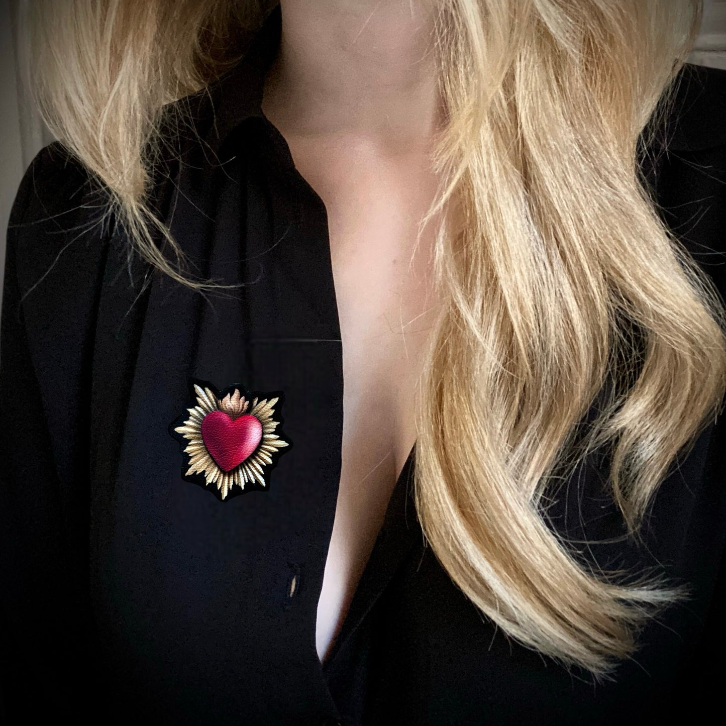 Broche. Sacré Cœur. Bijou, pins.