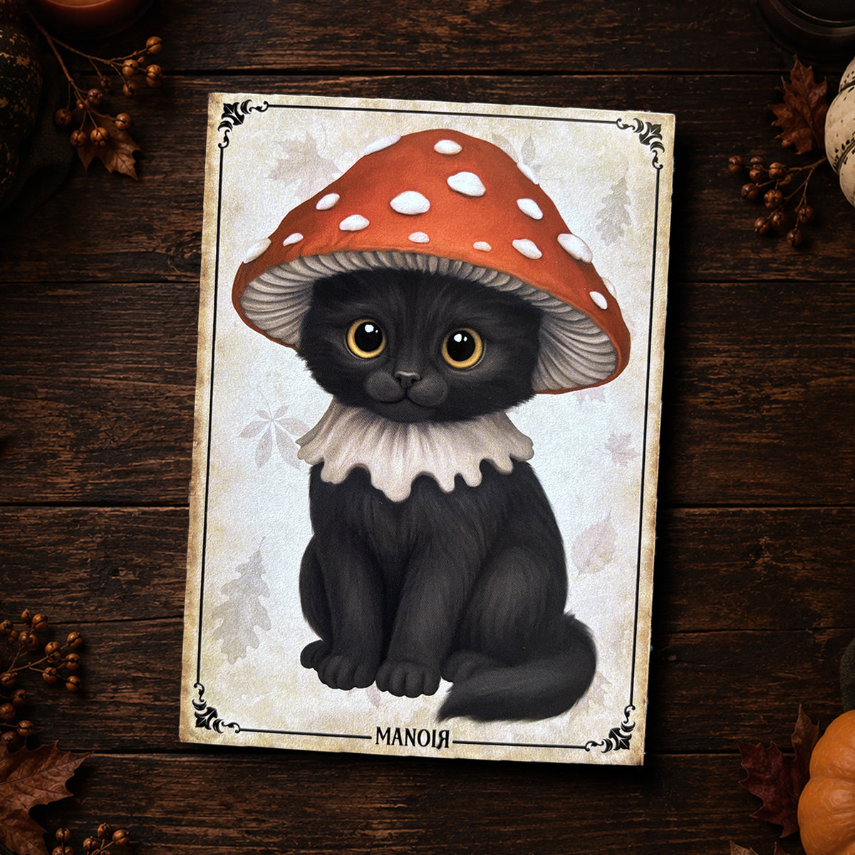 Carte postale Chat Amanite. Illustration automnale