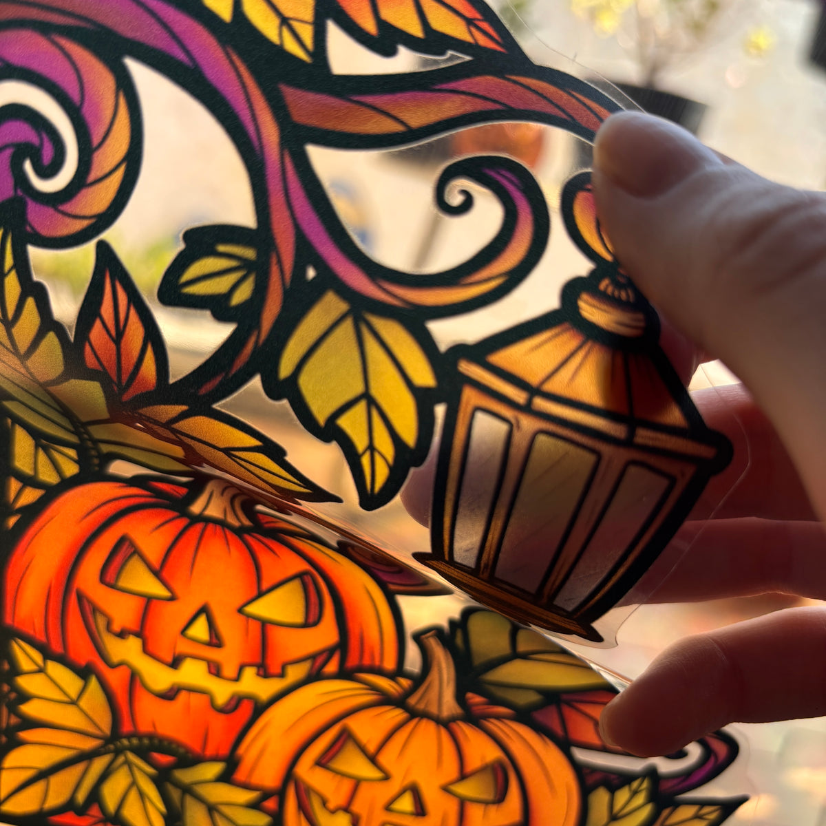 Nuit d’octobre. Stickers fenêtre vitrail. Citrouilles & toile d’araignée. Décoration repositionnable à découper