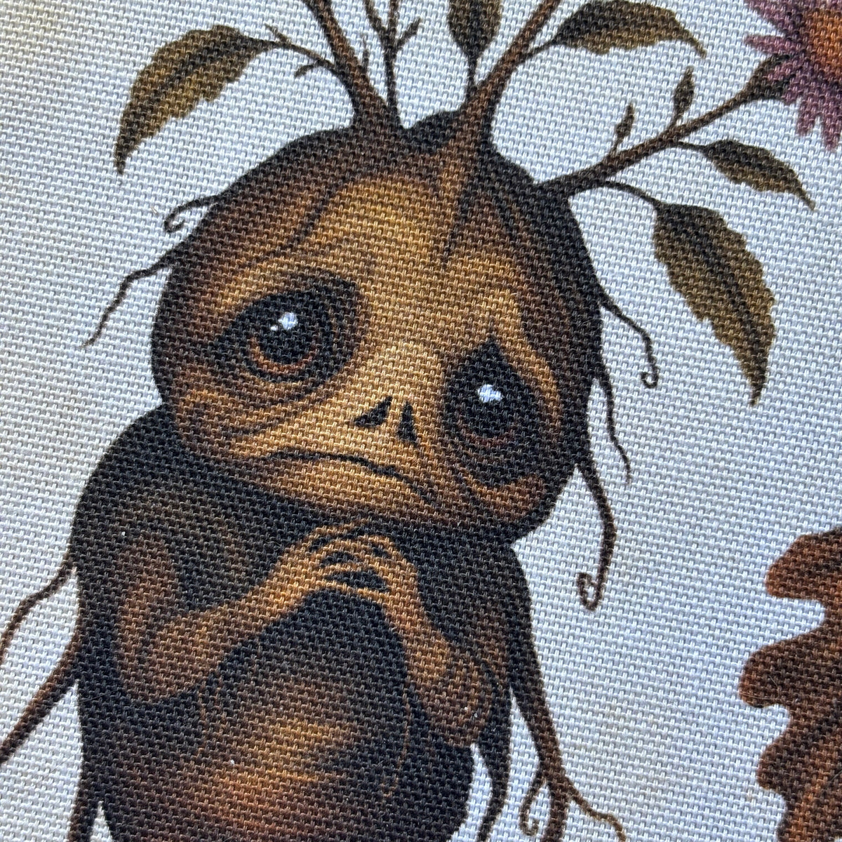 Poster tissu Mandragores d’Automne. Décoration murale botanique dark academia. Largeur 28 cm