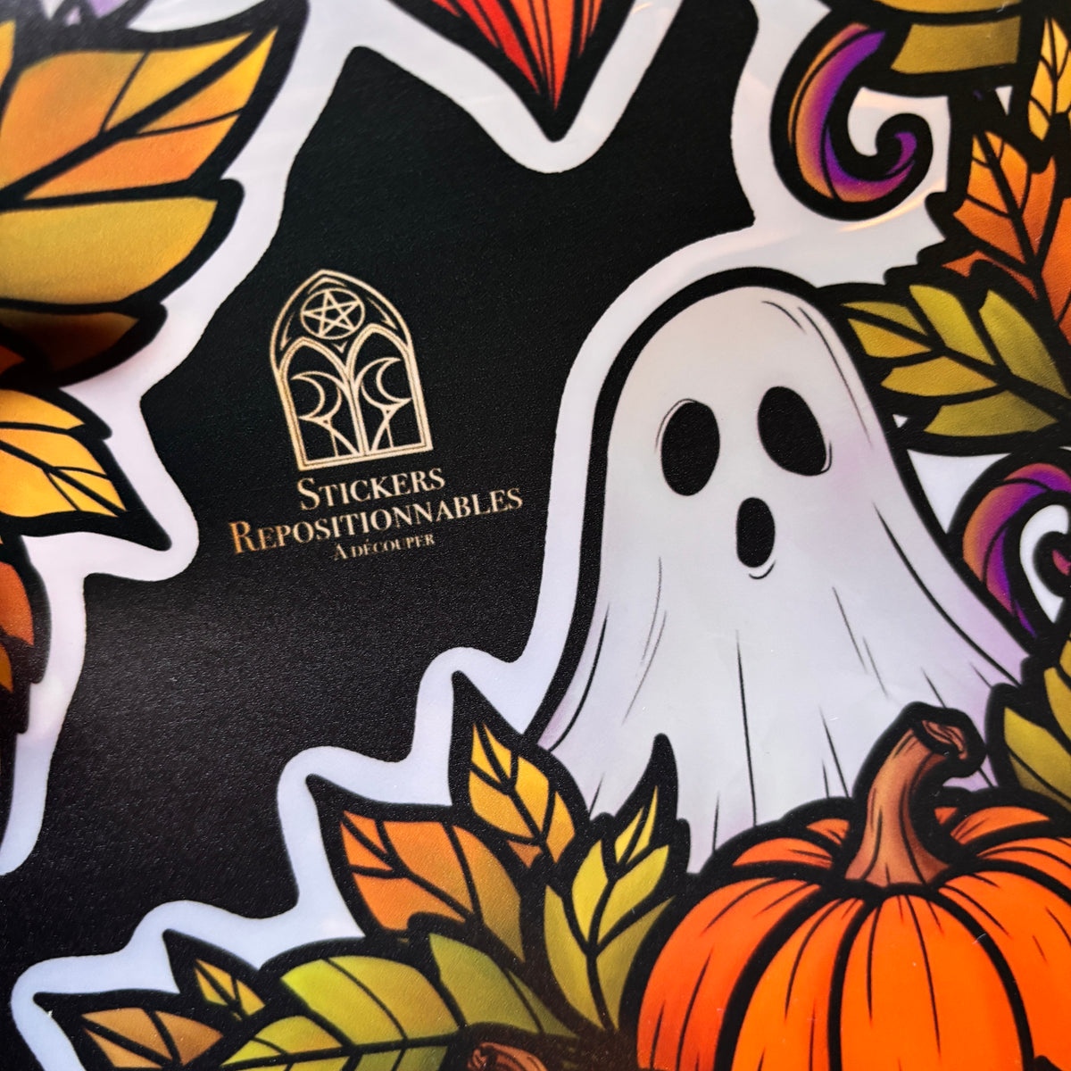 Fantômes de l’automne. Stickers fenêtre vitrail. Décoration repositionnable à découper