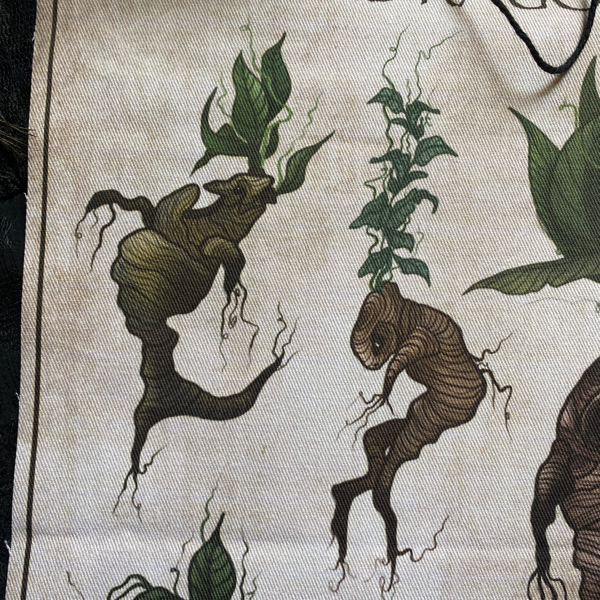 Mandragora. Poster en tissu et bois de pin. Largeur 28 cm