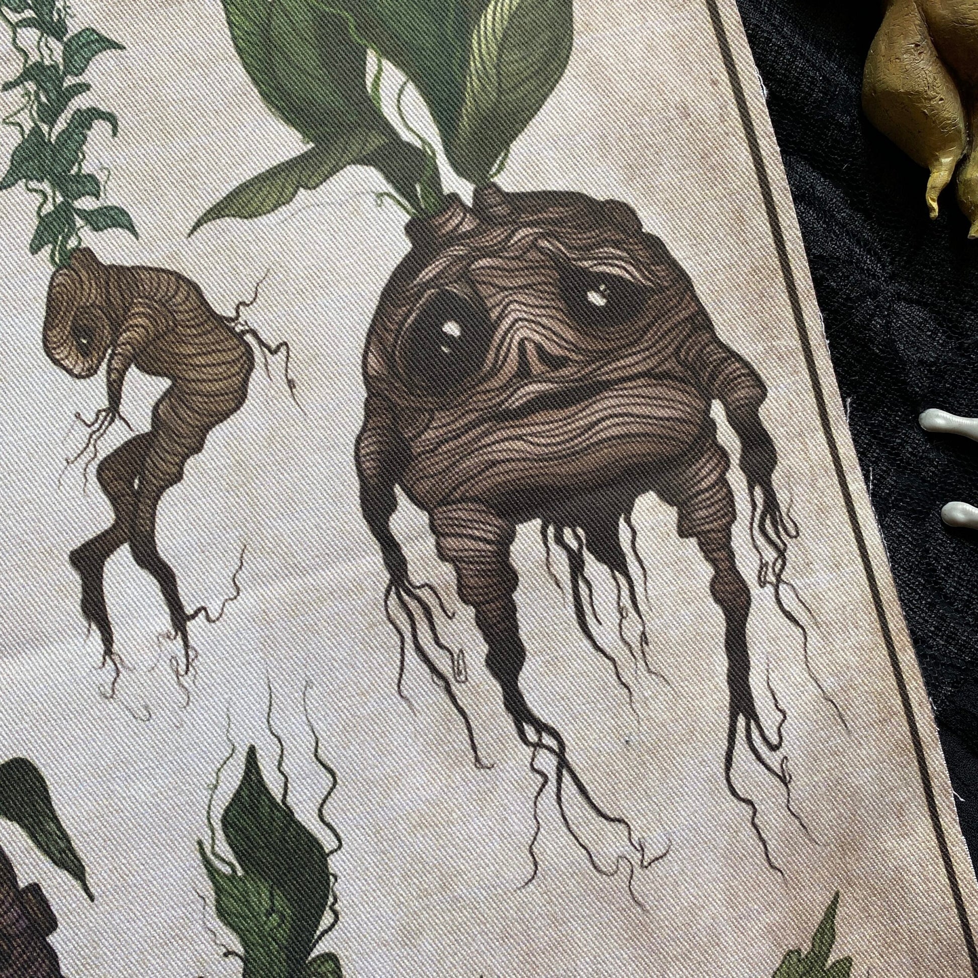 Mandragora. Poster en tissu et bois de pin. Largeur 28 cm
