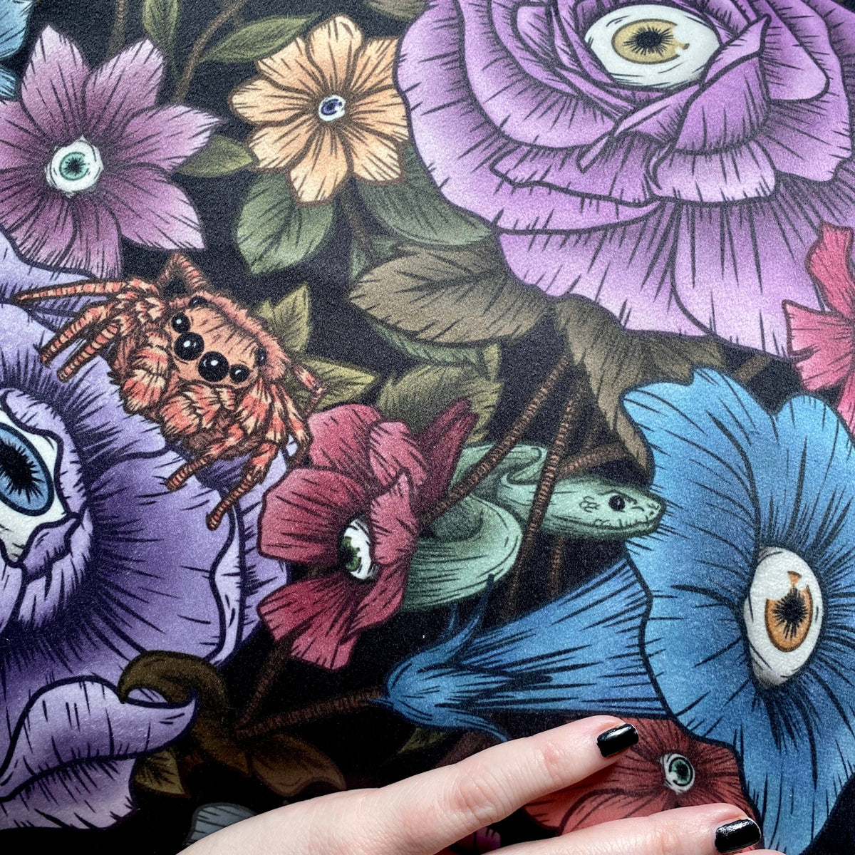 Curieux jardin. Housse de coussin