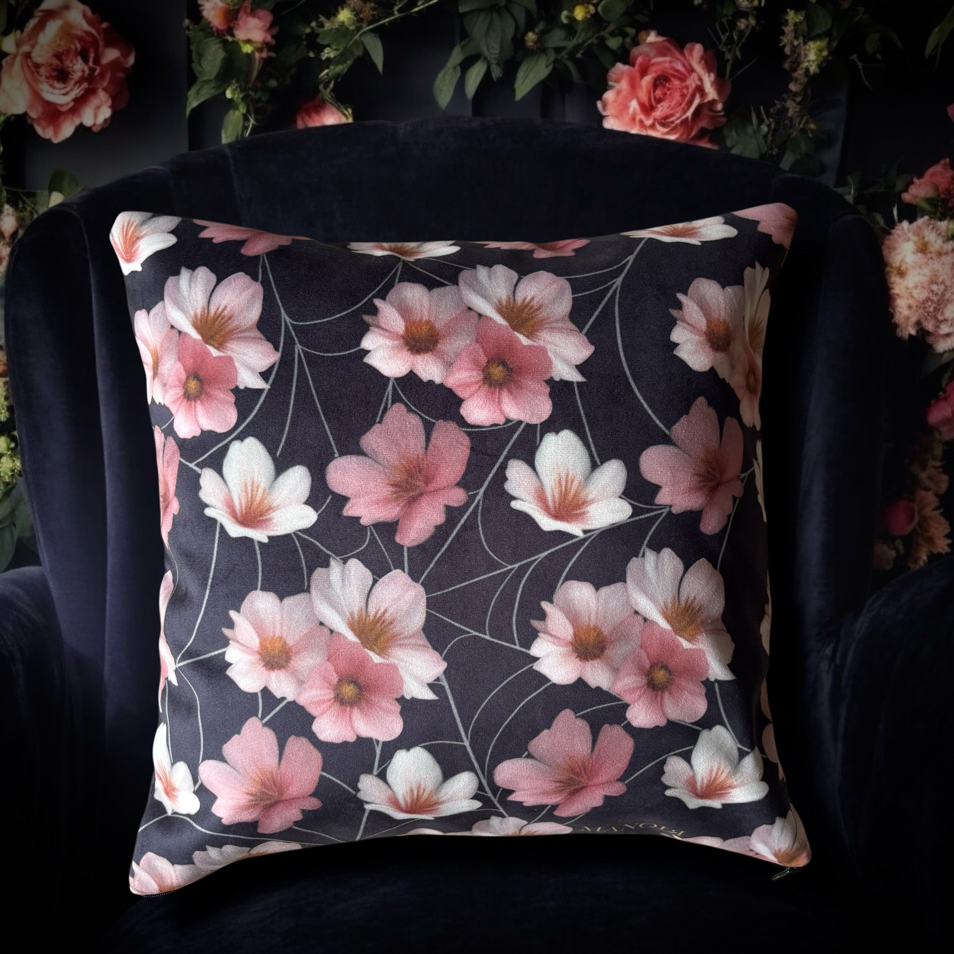 Des fleurs pour une Lady. Housse de coussin