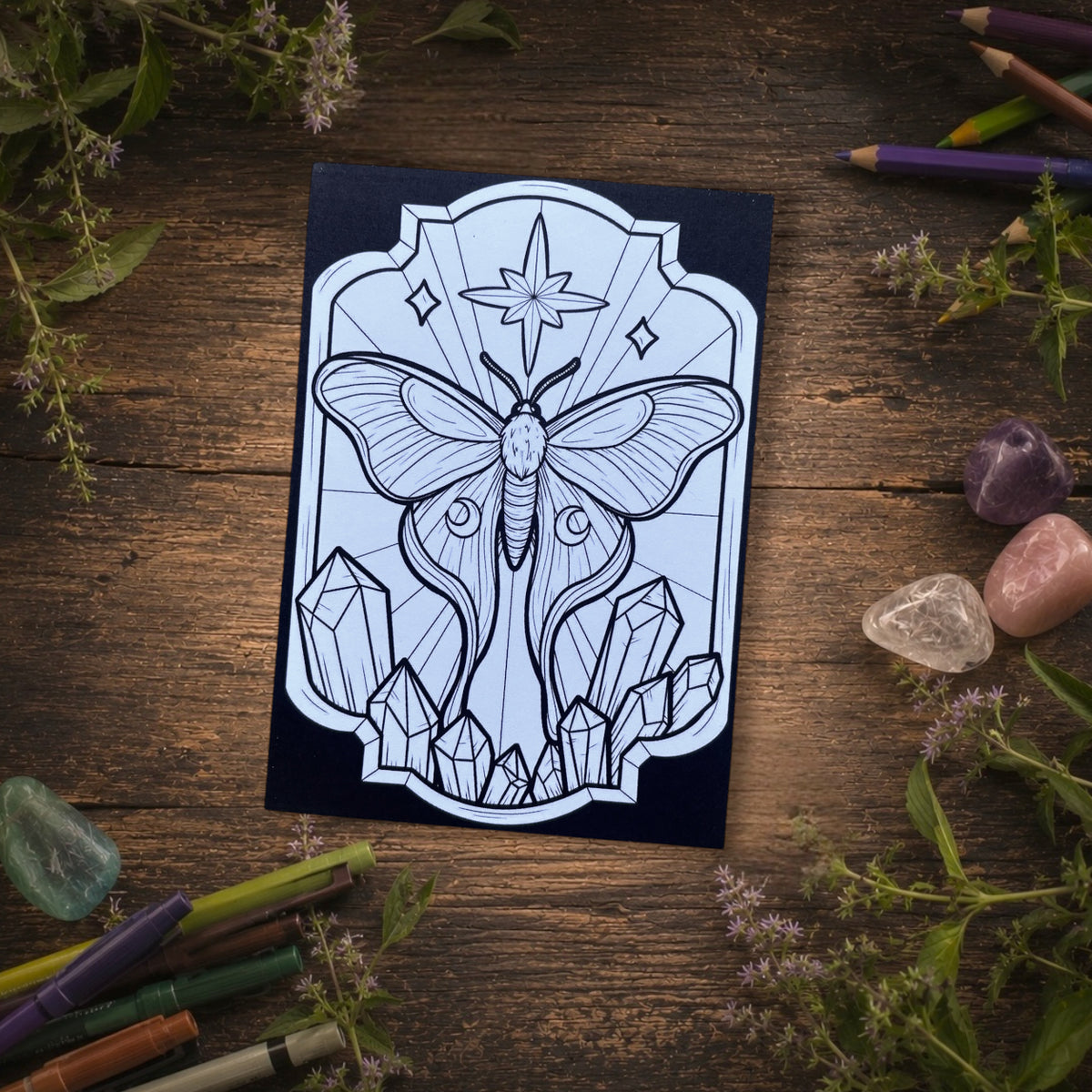 Carte postale à colorier. Papillon de nuit gothique. Illustration gothique à personnaliser. Format A6