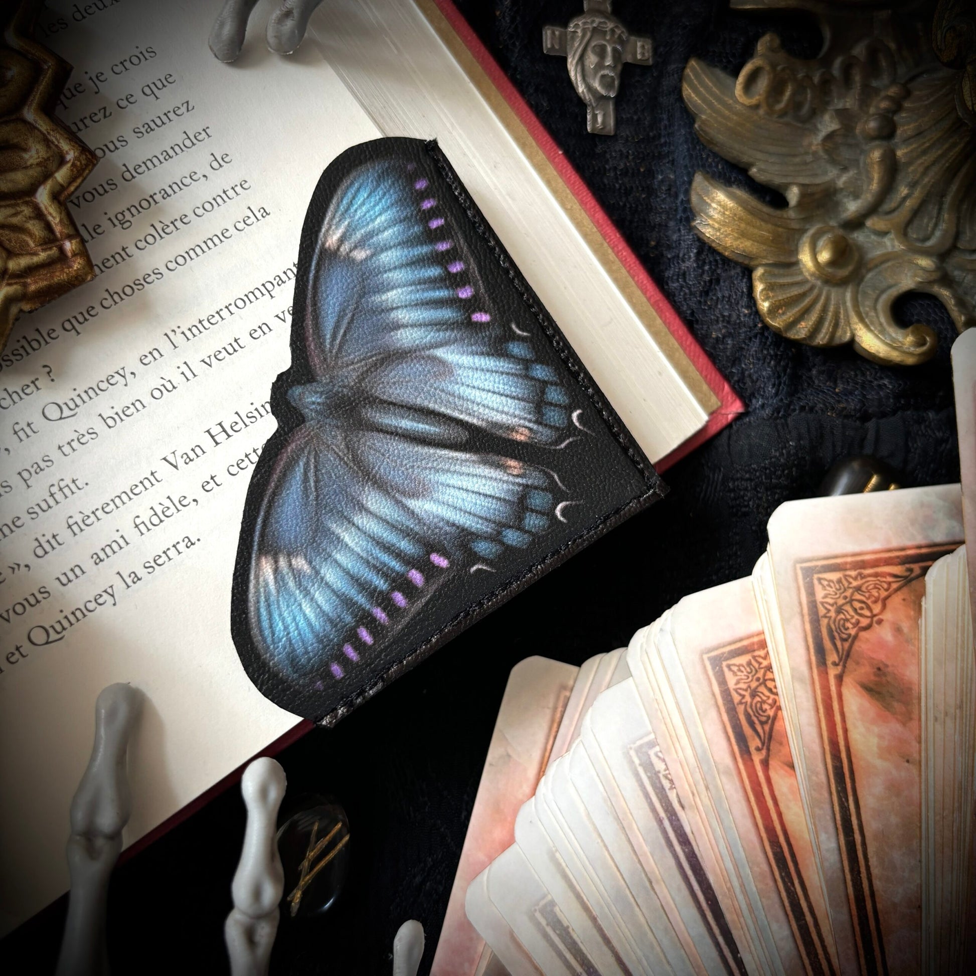 Nuit Bleue. Marque page coin de livre.