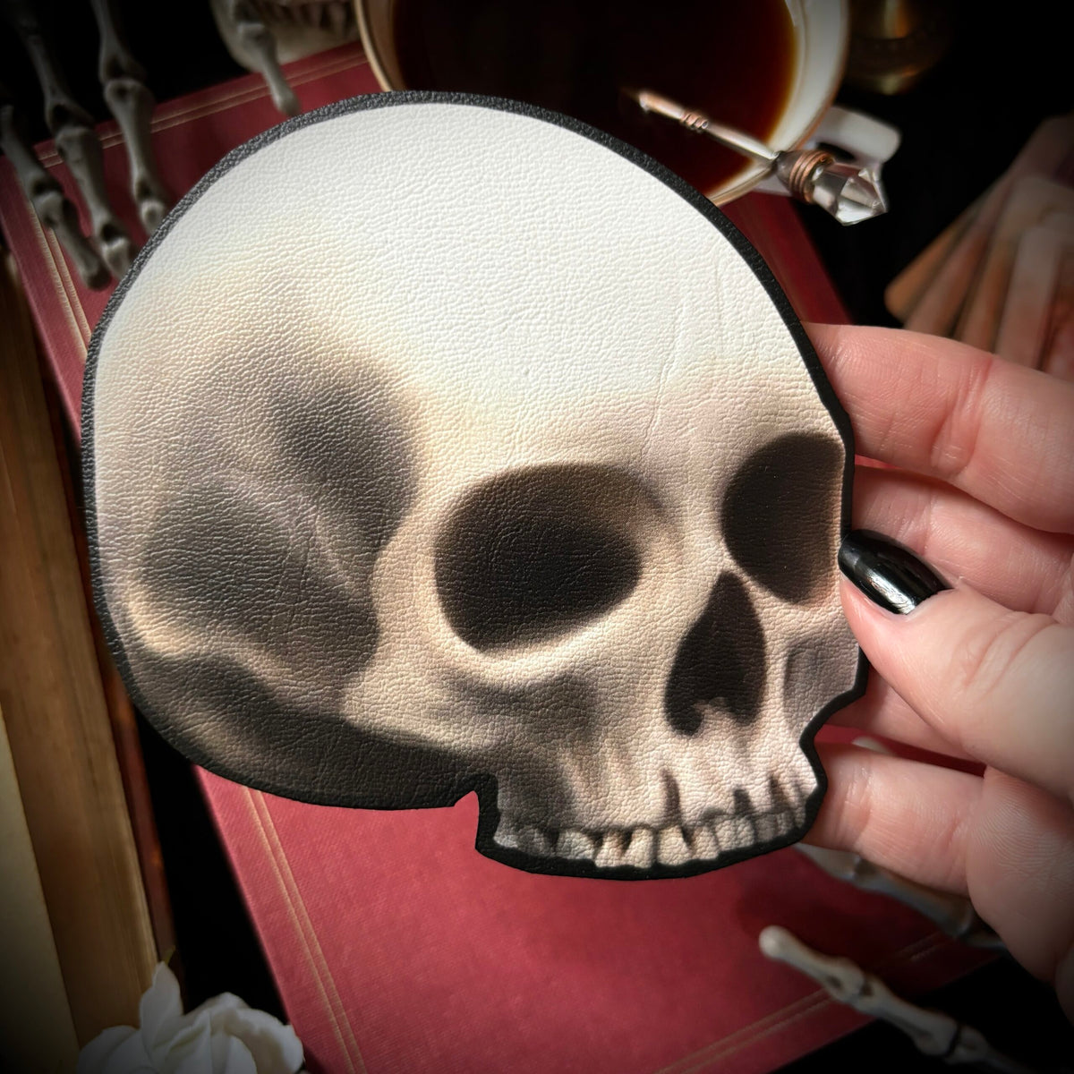 Sous tasse. Memento Mori.