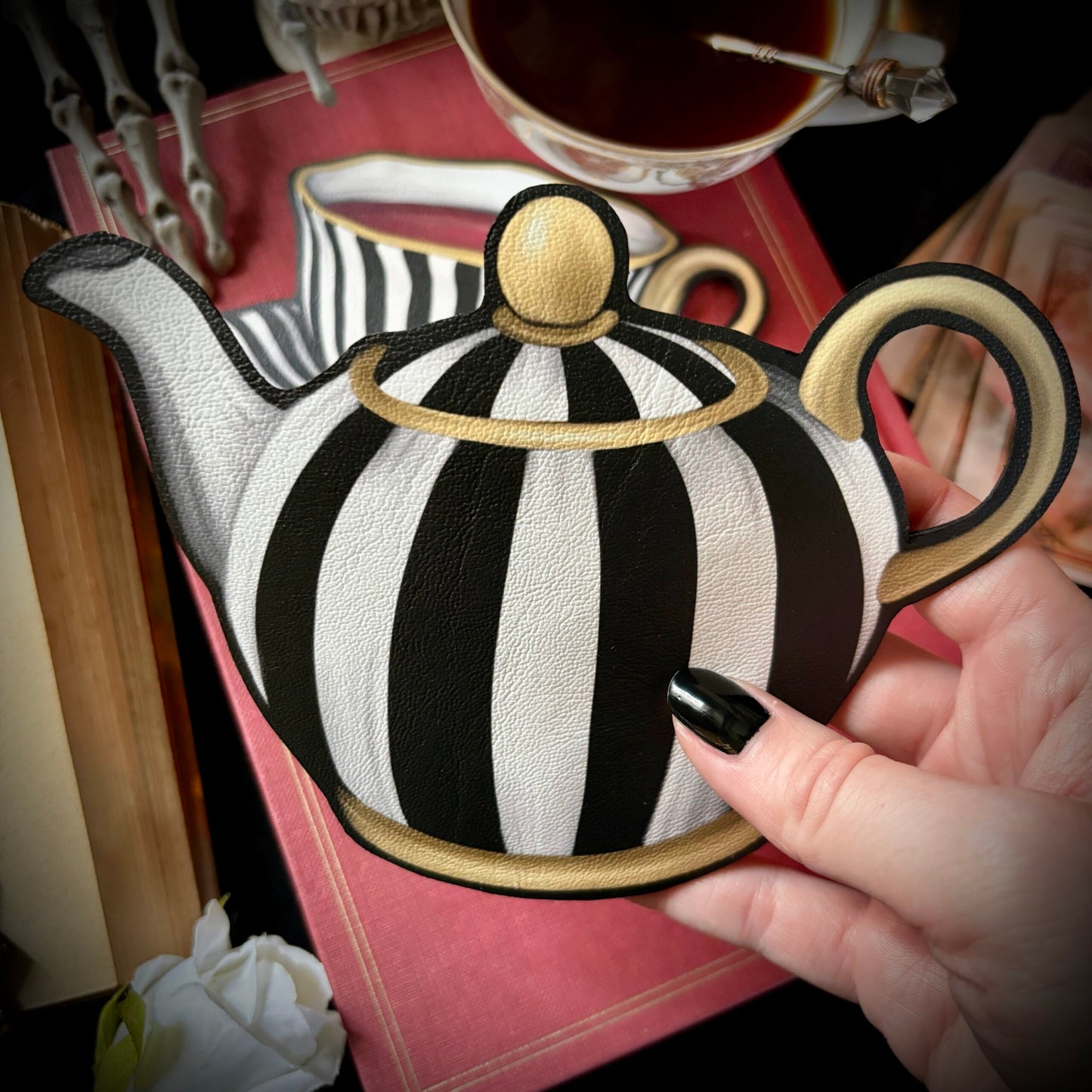 Sous Tasse. Thé noir. En simili cuir