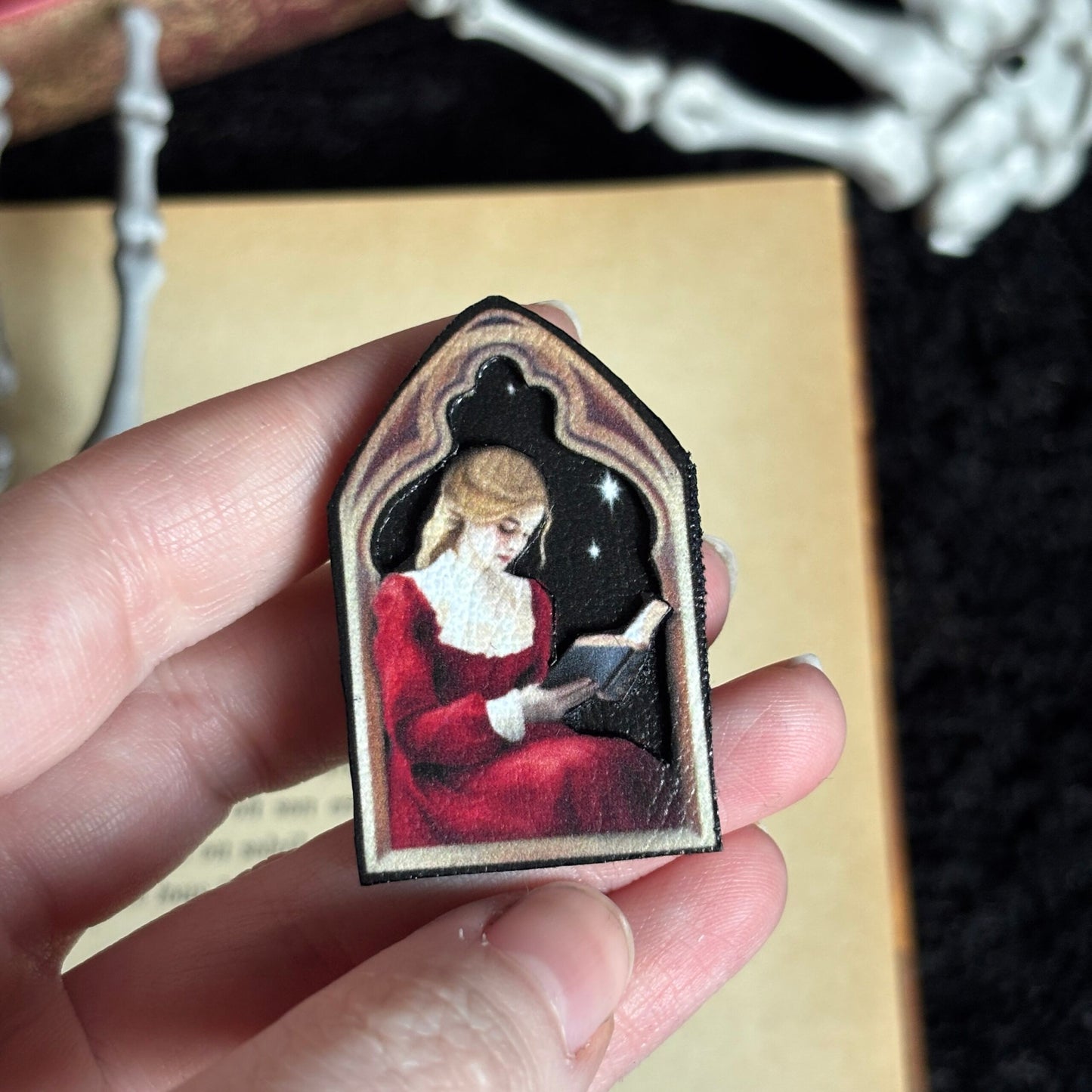 Broche. La Lectrice