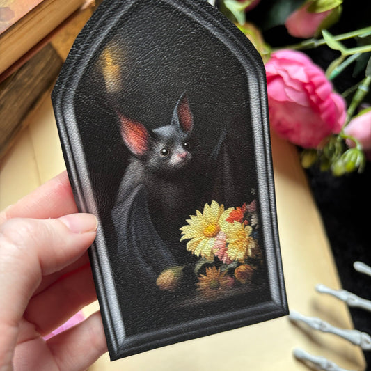 Des fleurs pour Dracula. Marque page illustration mystique, chauve souris et fleurs