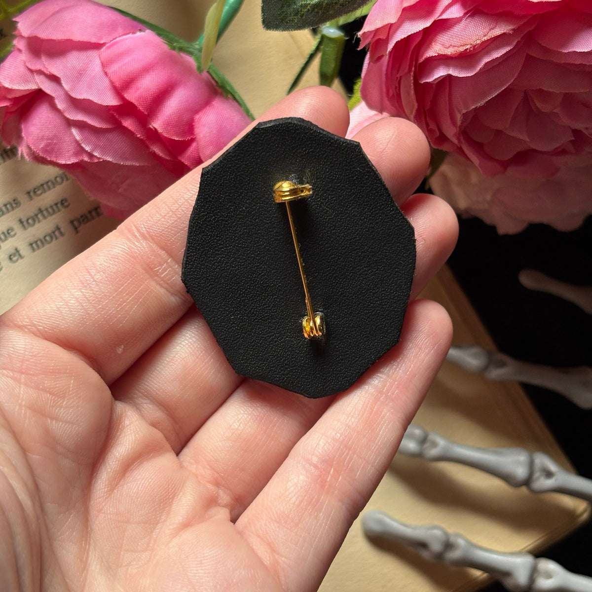 Broche. Entretien avec la Mort