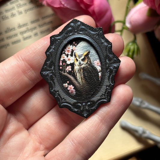 Broche. Une nuit sous les cerisiers