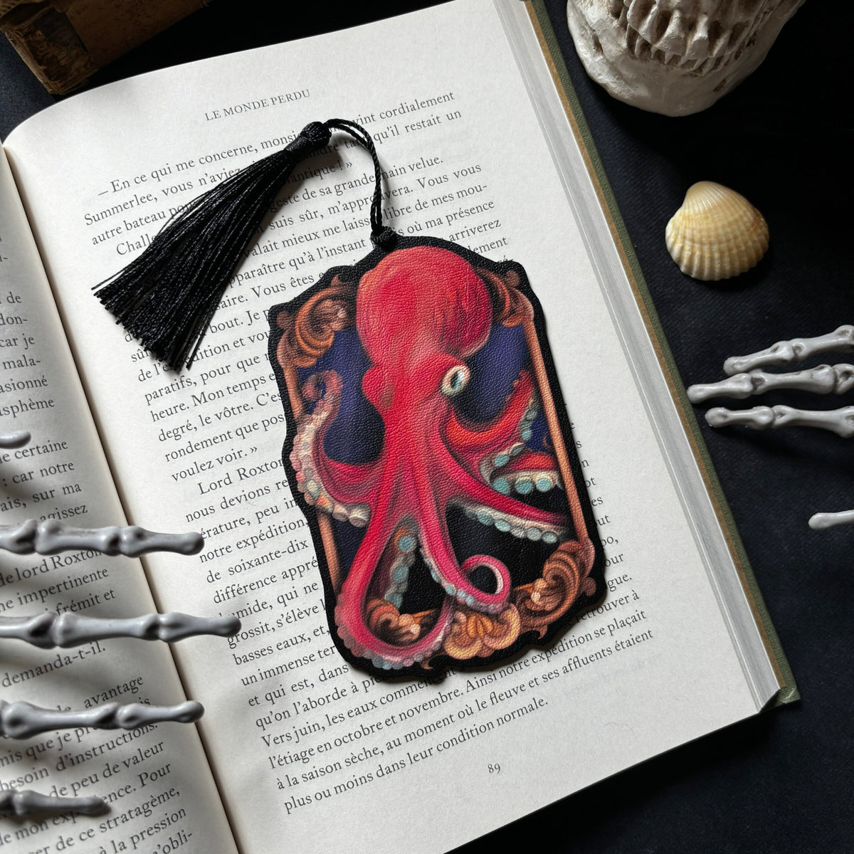 Kraken. Marque page, décoration. Tissu simili cuir