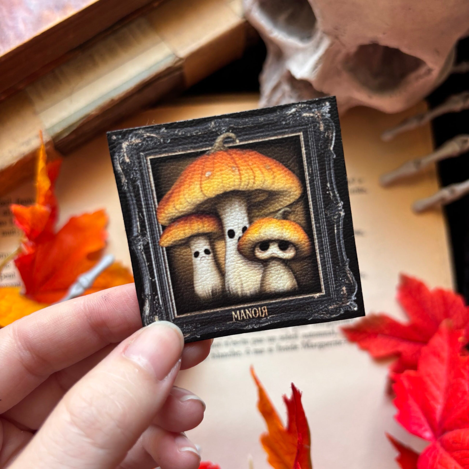Magnet. Citrougnions, champignons citrouilles, portrait encadré forêt étrange