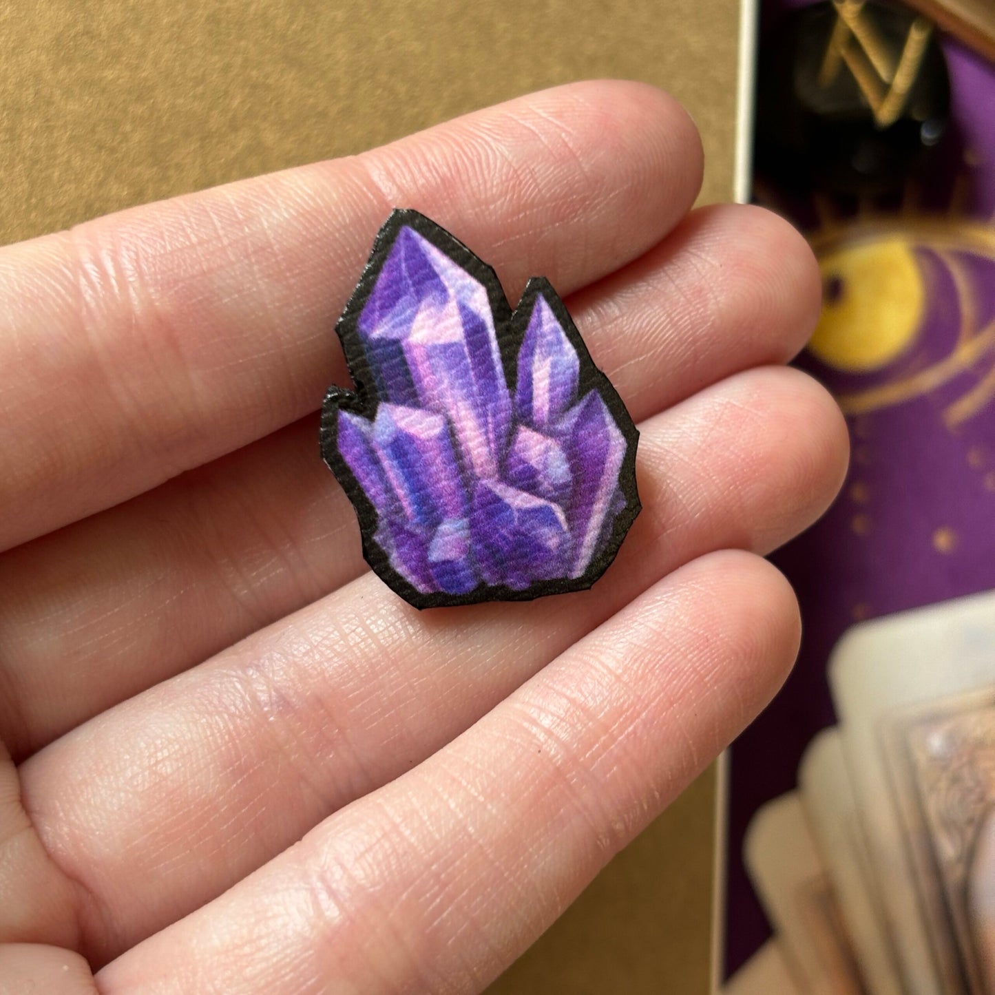 Mini Pins. Cristaux améthyste. Bijou.