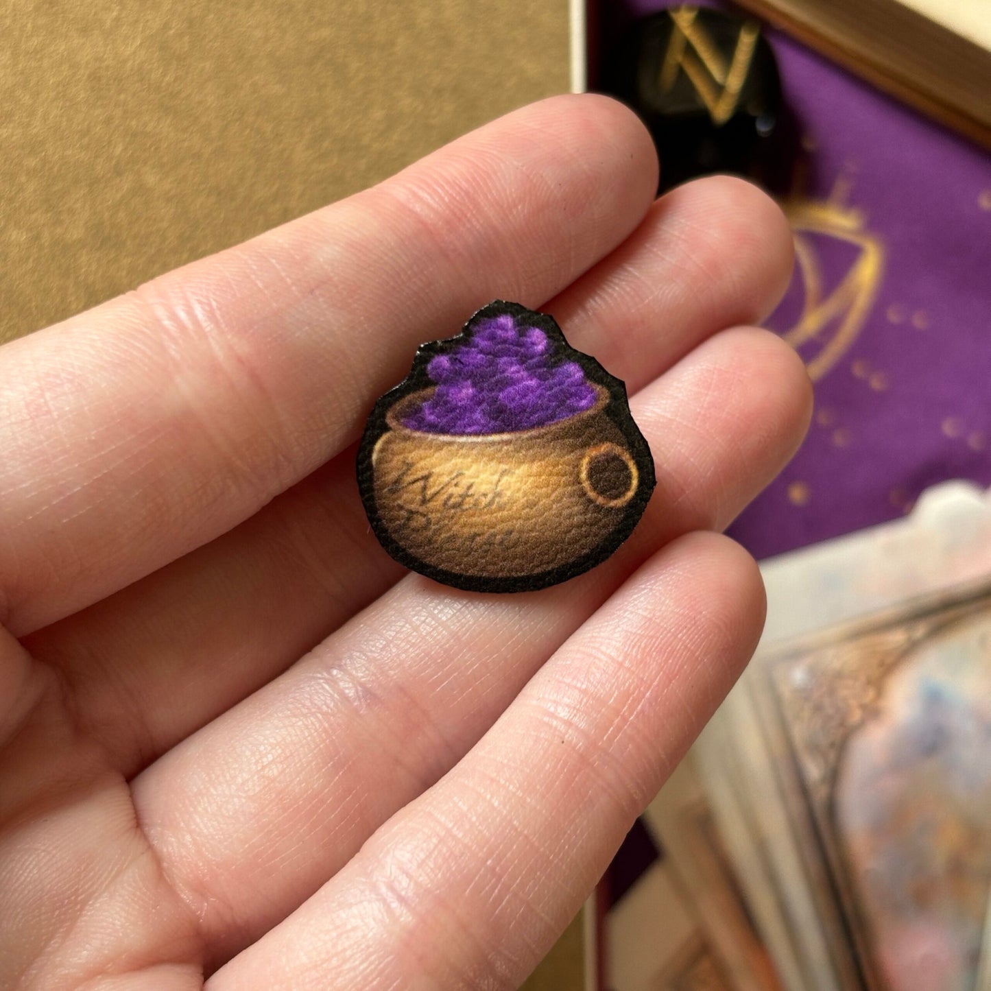Mini Pins. Chaudron. Bijou.
