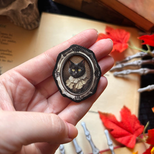 Broche. Grand-Mère Rose