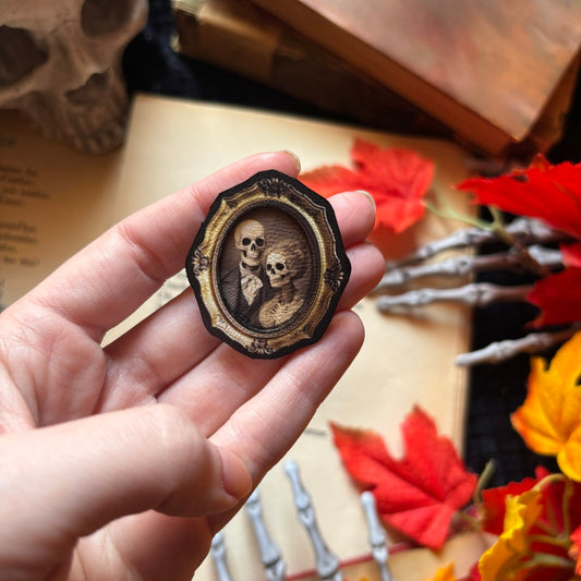 Broche. Les amants maudits