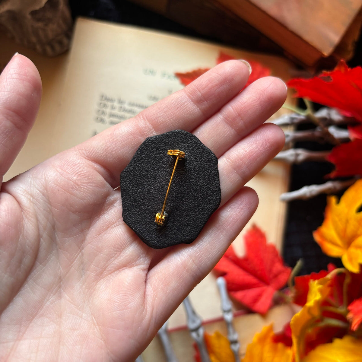 Broche. Les amants maudits