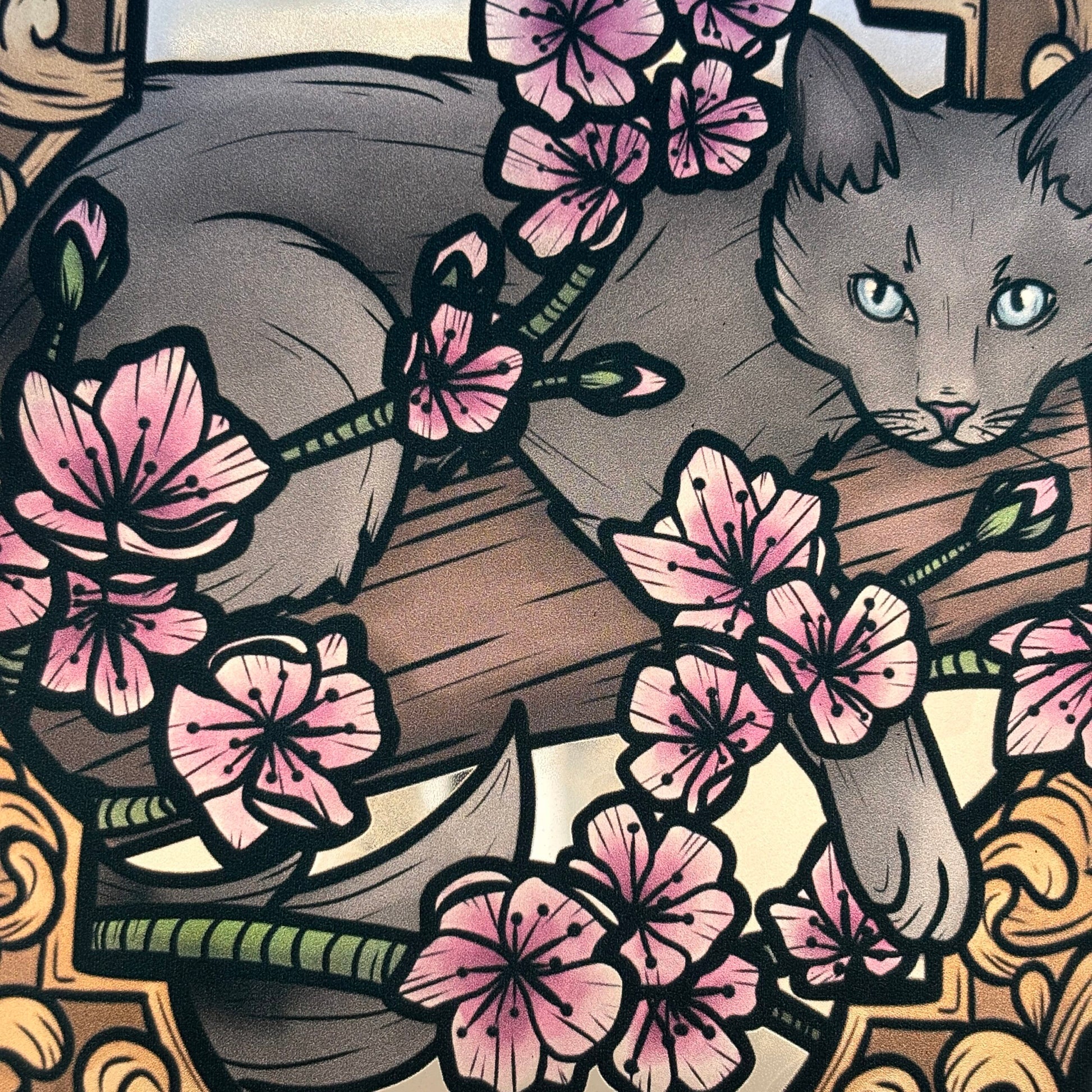 Chat noir dans les cerisiers. Sticker repositionnable. À assortir aux coins fleurs de cerisier. A4 à découper.