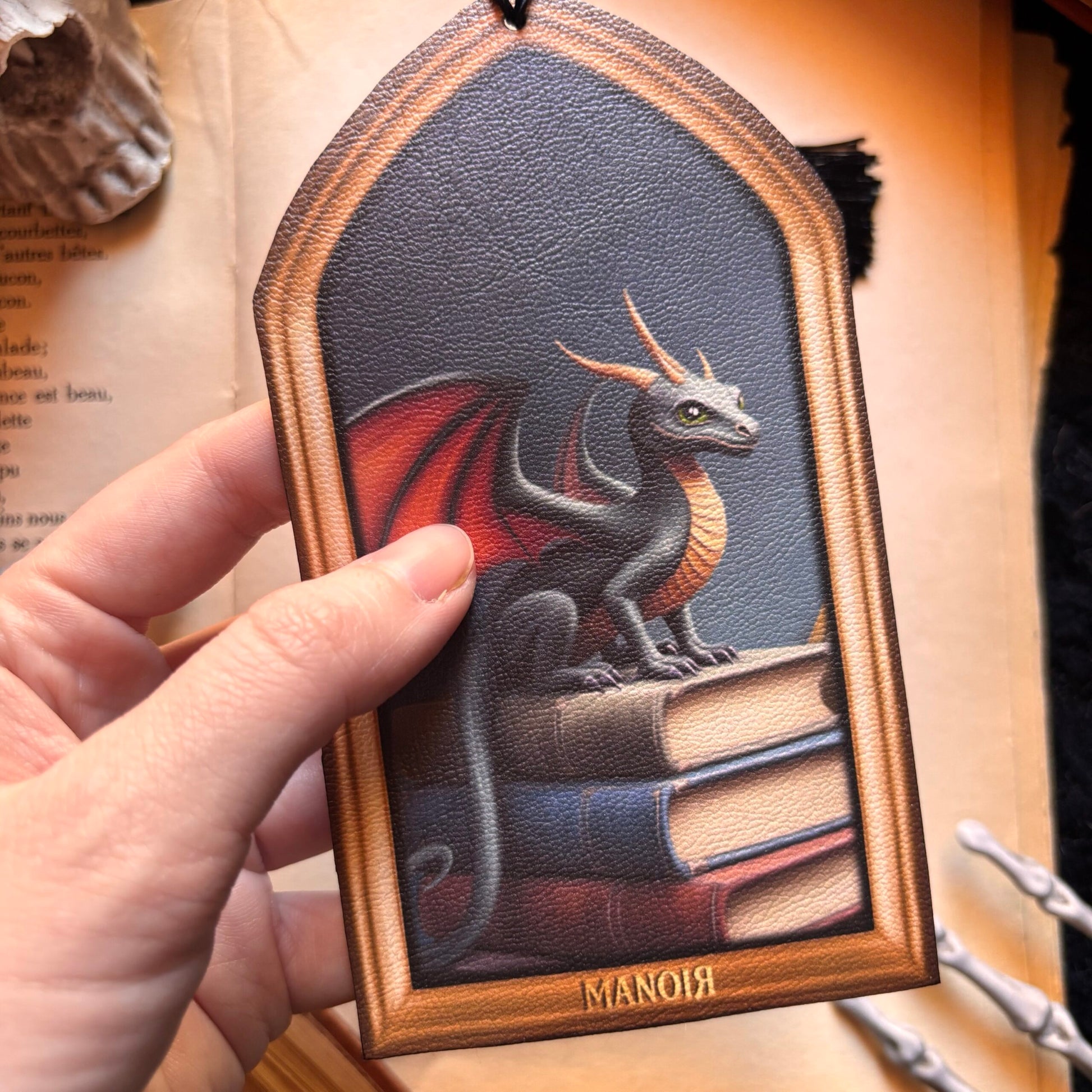 L’écrivain. Marque Page dragon, dark academia