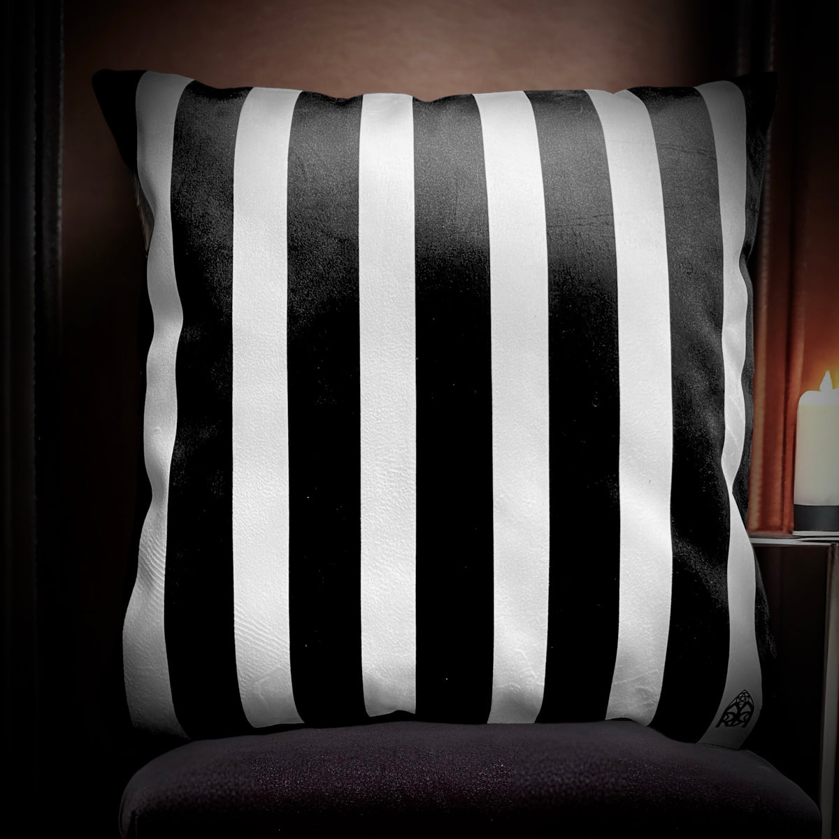 Le Cimetière. Housse de coussin