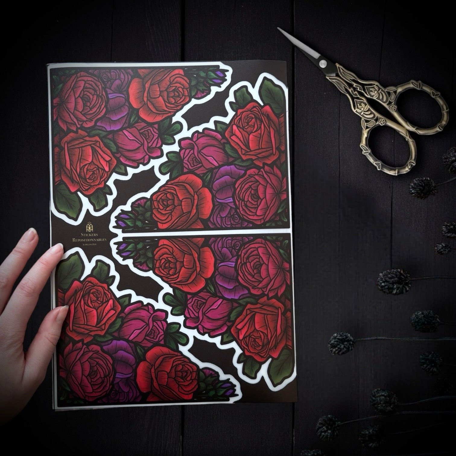 Petits coins Roses. Sticker repositionnable. A4 à découper.