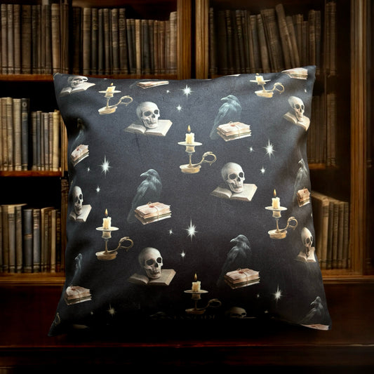 À la bibliothèque. Housse de coussin