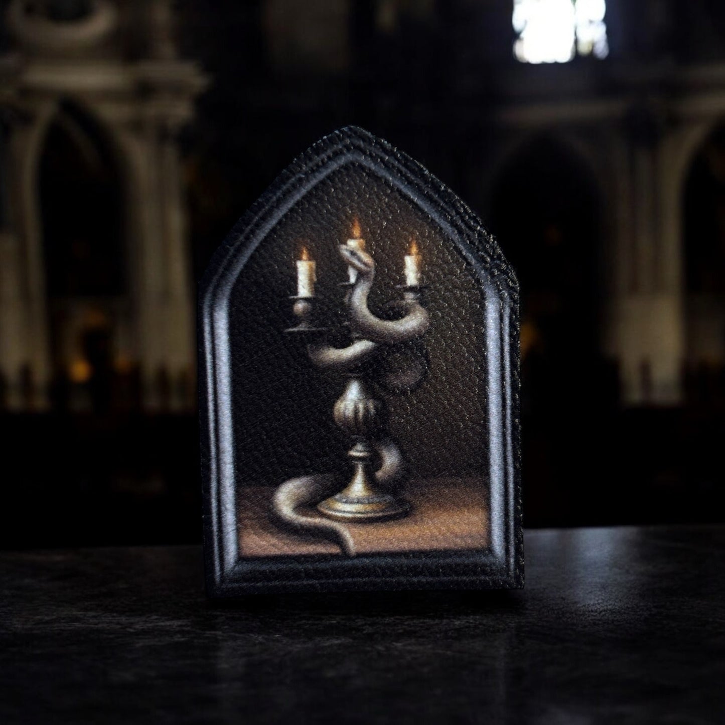 Magnet. Candélabre au serpent