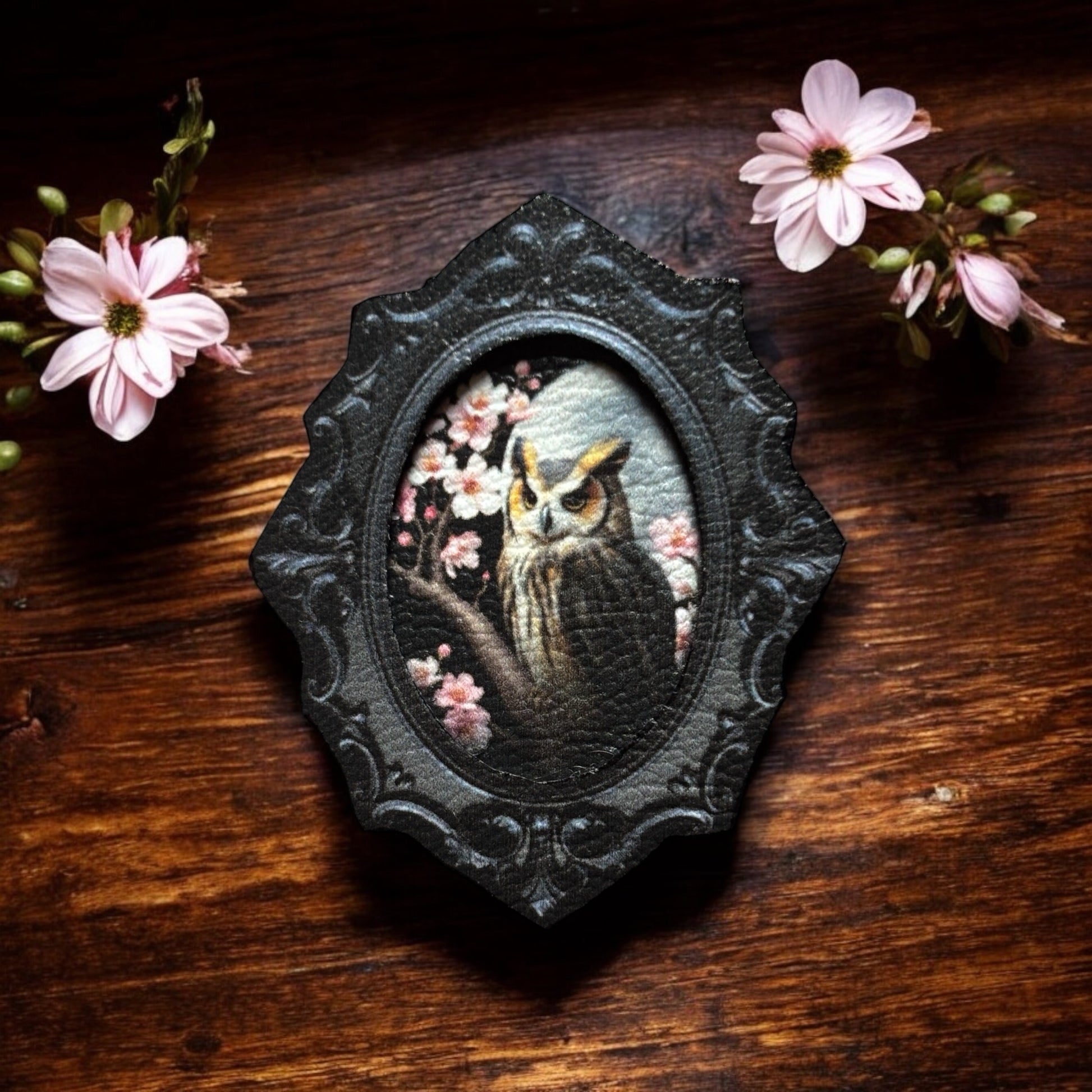 Broche. Une nuit sous les cerisiers